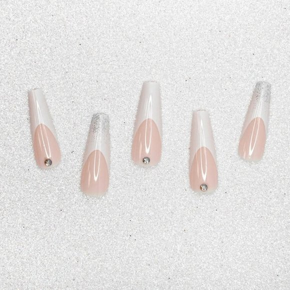 NEW EBIN New York 3D Lux Winter Edition in Dazzling Gala Glue On Nail 24pc Set - Picture 1 of 9